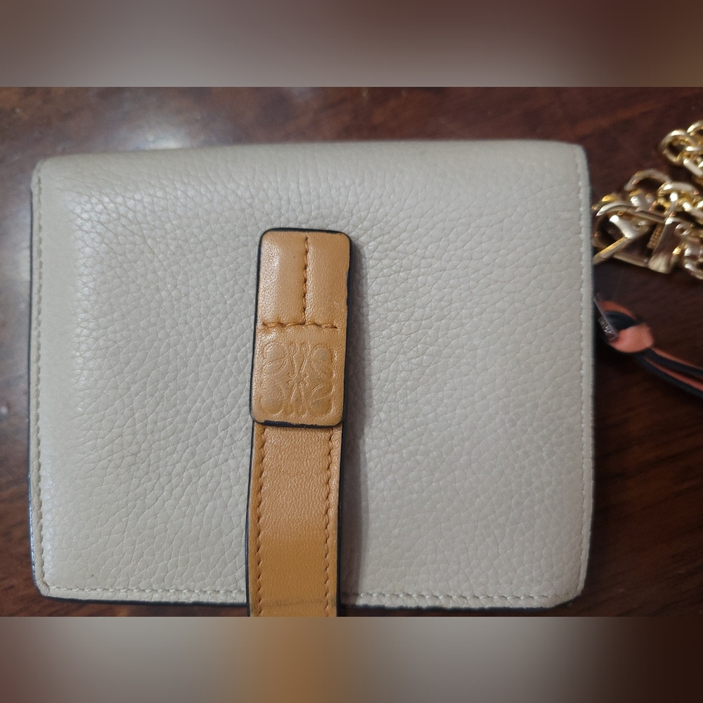 *price drop* Loewe wallet, oat and apricot, snap/zip, pre-loved